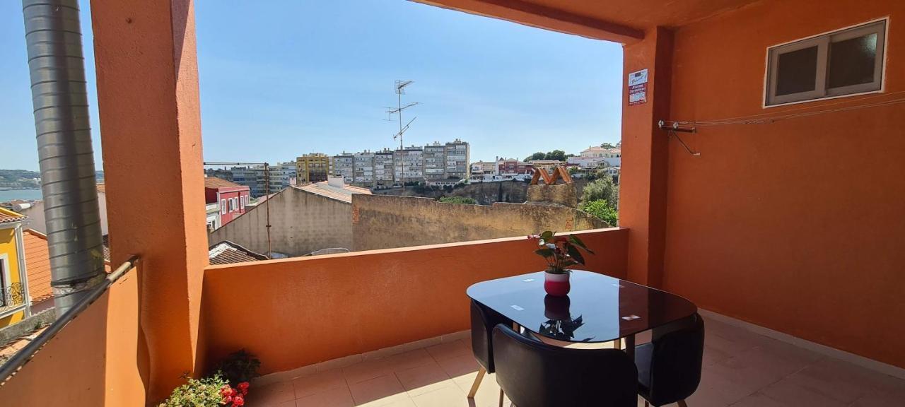 Relax In Lisbon For 4 People With Terrace And Parking公寓 外观 照片