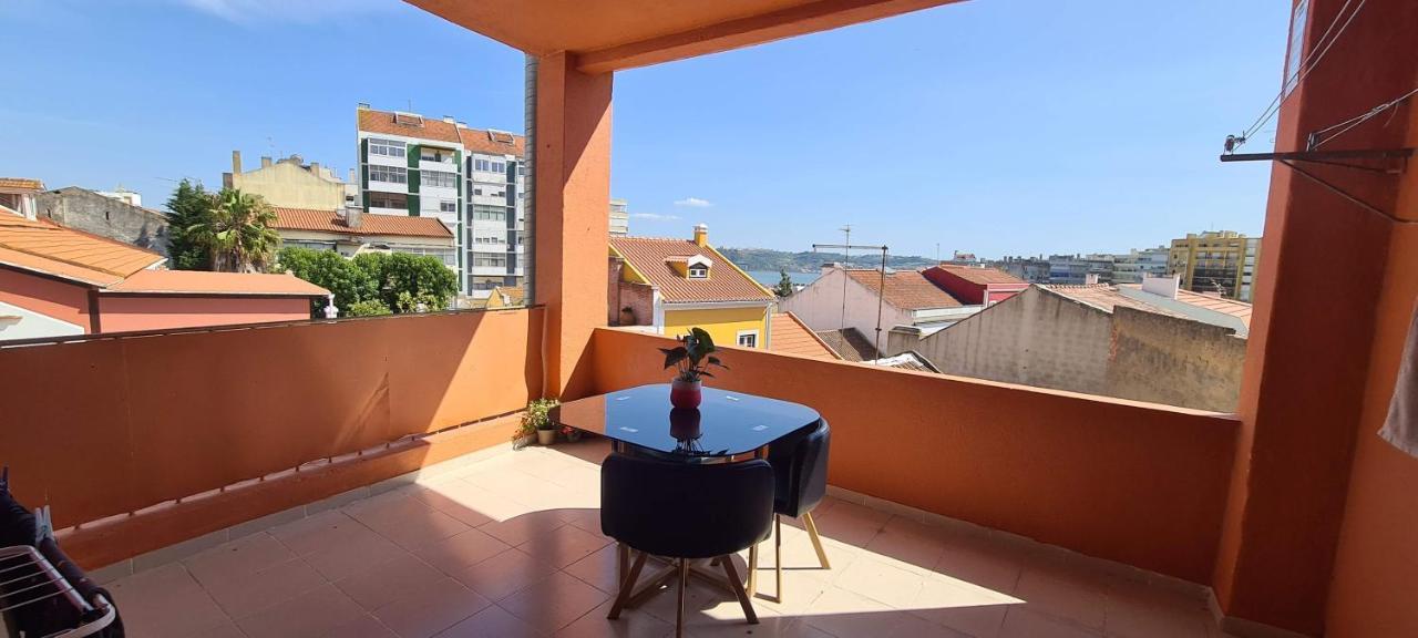 Relax In Lisbon For 4 People With Terrace And Parking公寓 外观 照片