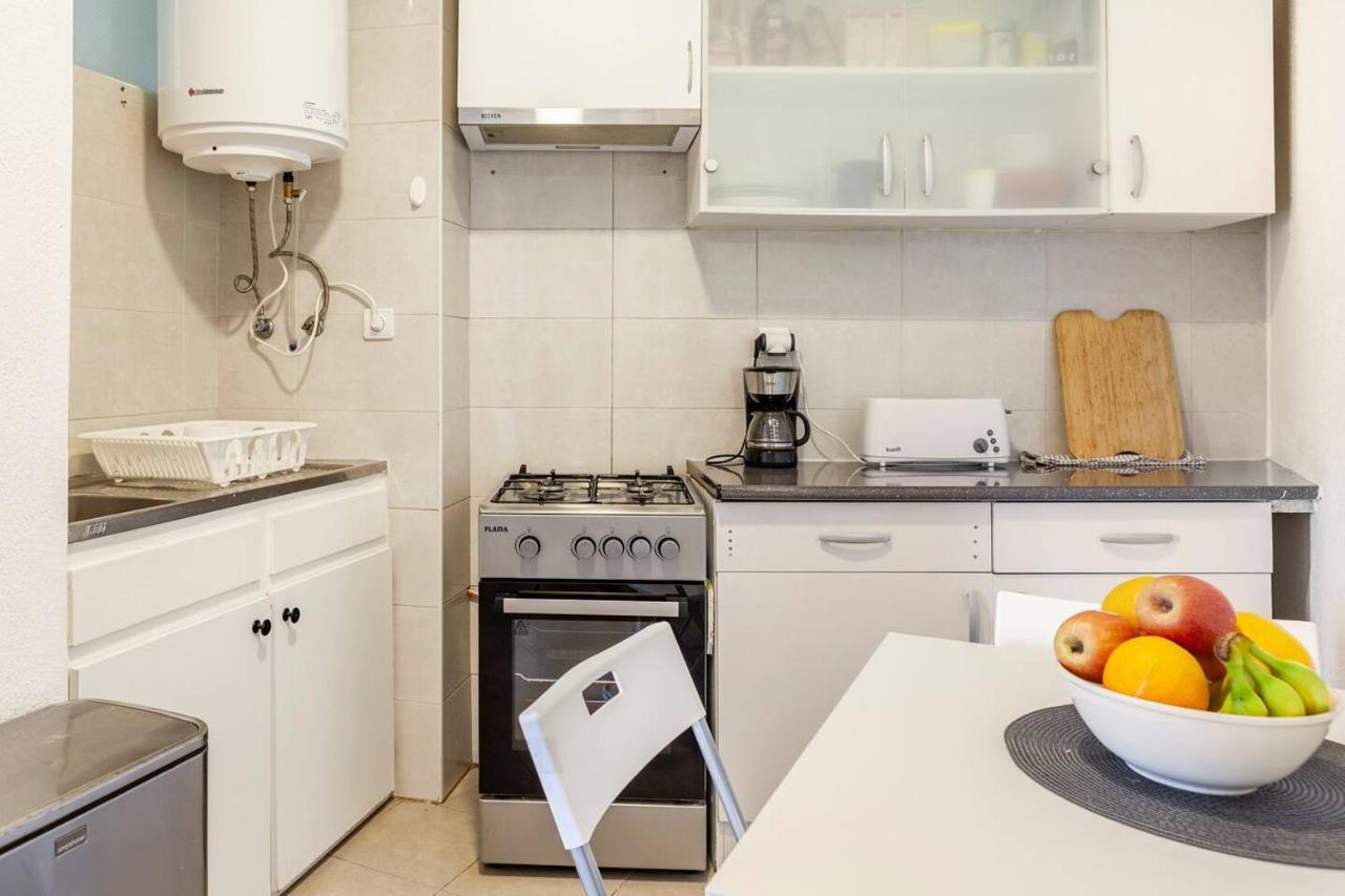 Relax In Lisbon For 4 People With Terrace And Parking公寓 外观 照片